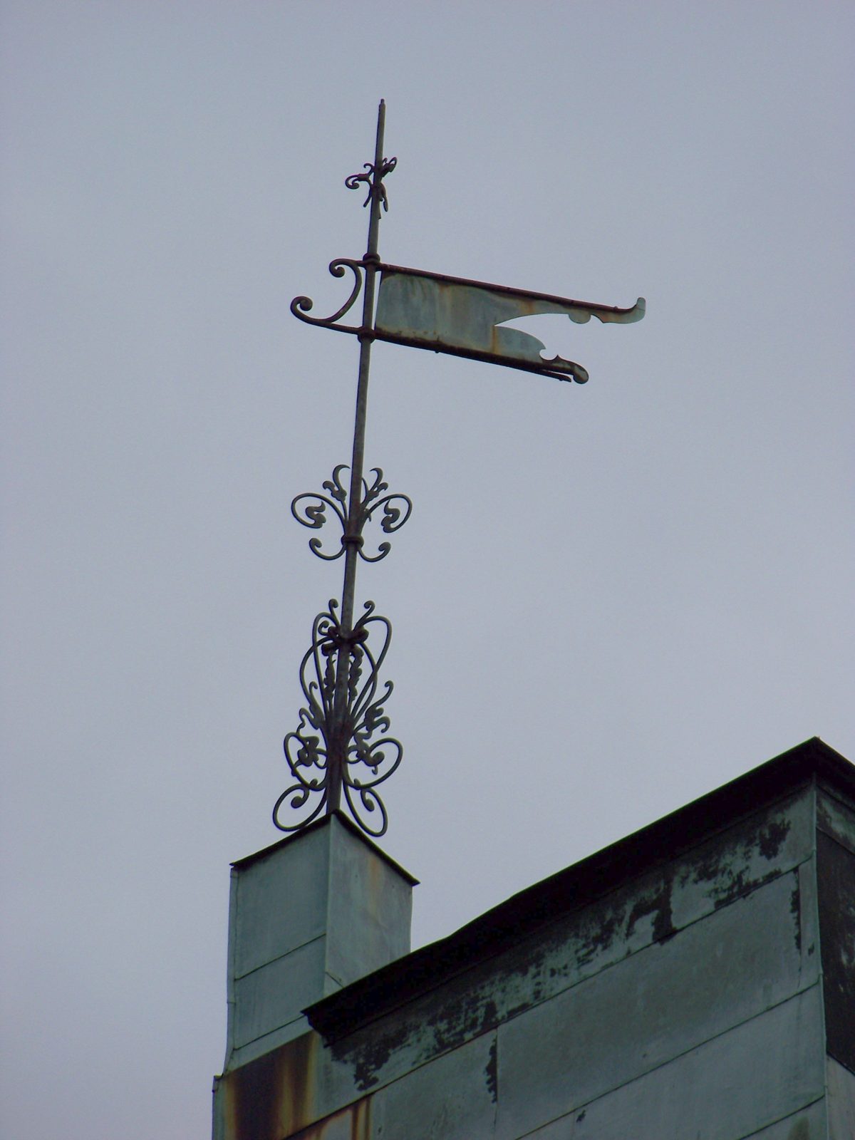 Detail korouhvičky na Kolbenově vile